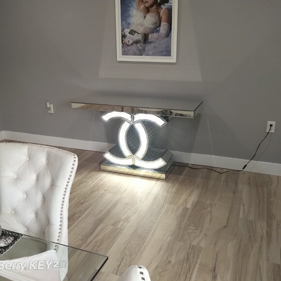 Henri Bendel Authentic Chanel Limited Edition Huge Light Up Table Ret. $12,000 - Picture 3 of 10